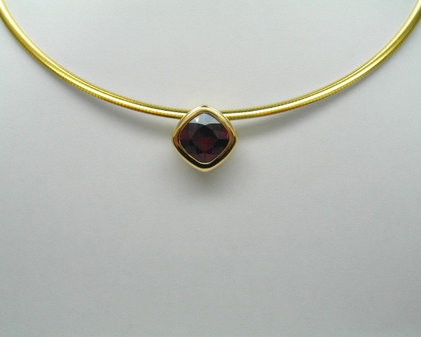 Rhodolite Garnet pendant