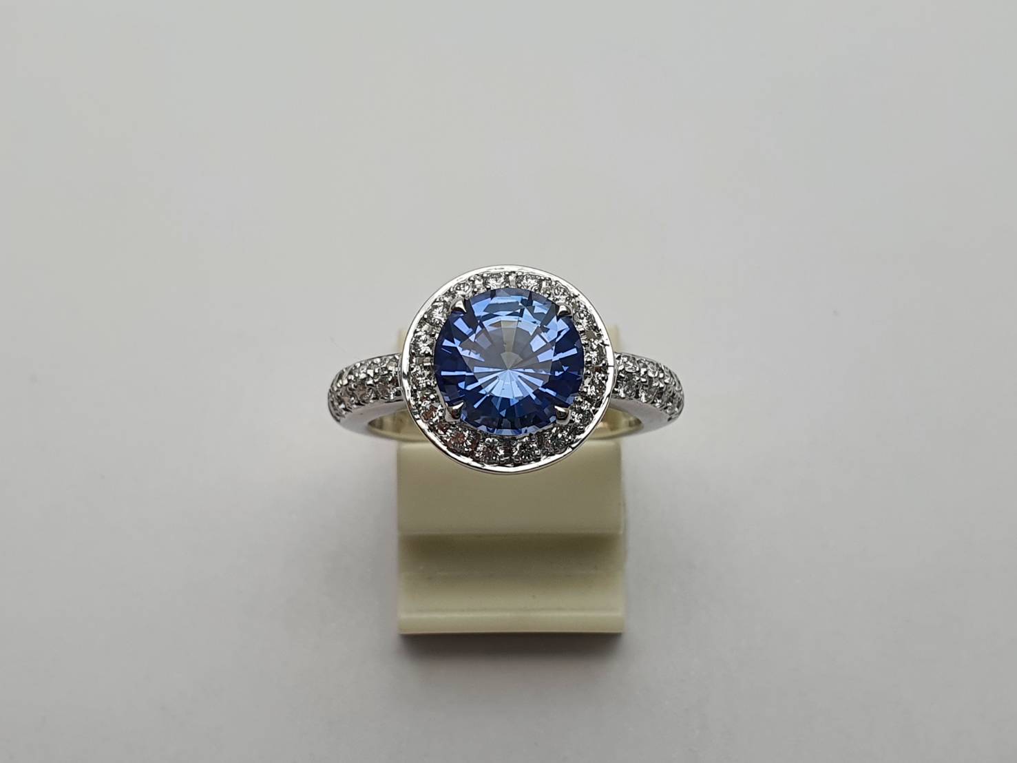Blue Sapphire with Diamond Ring