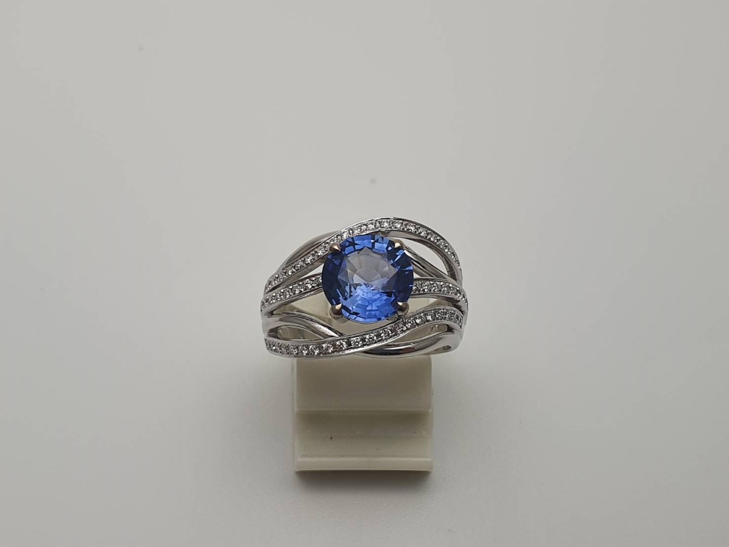 Blue Sapphire and diamond Ring